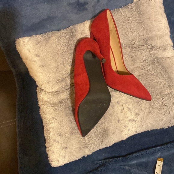 Red high heels - Picture 4 of 4